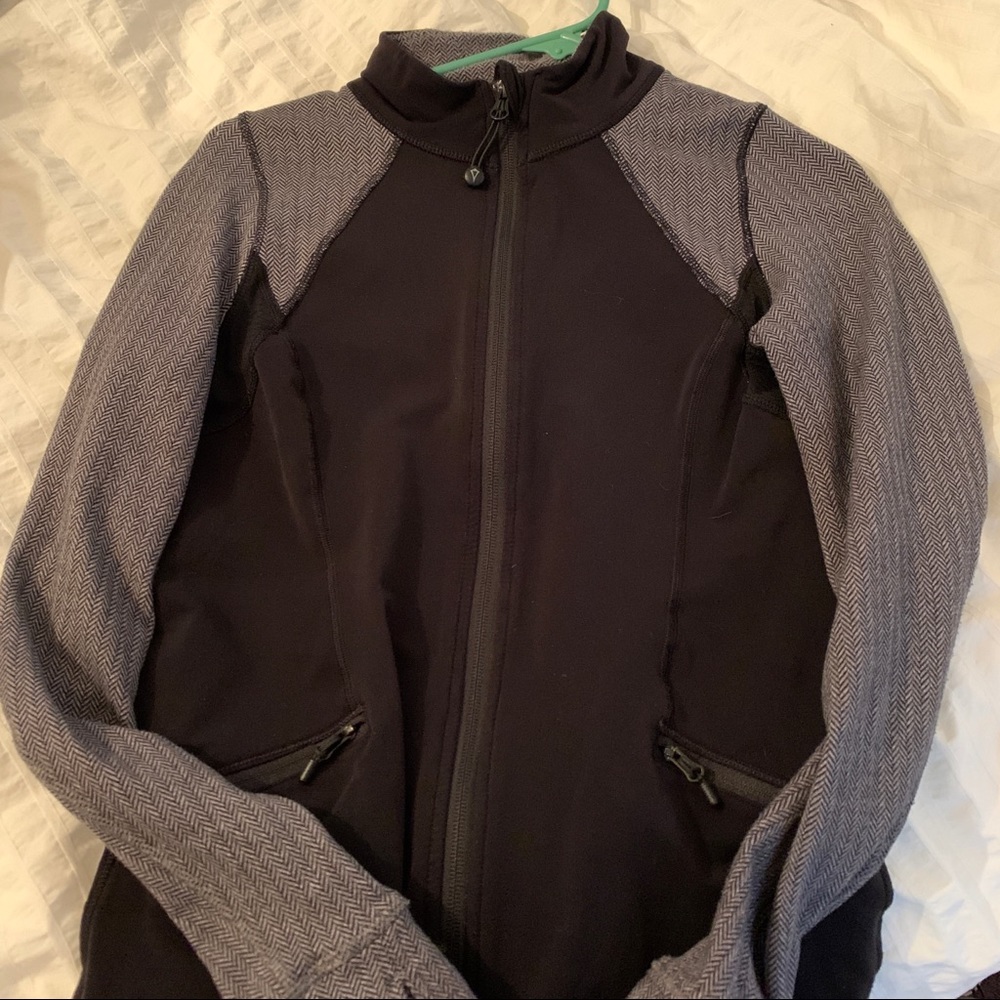 Ivivva black and heather gray practice jacket